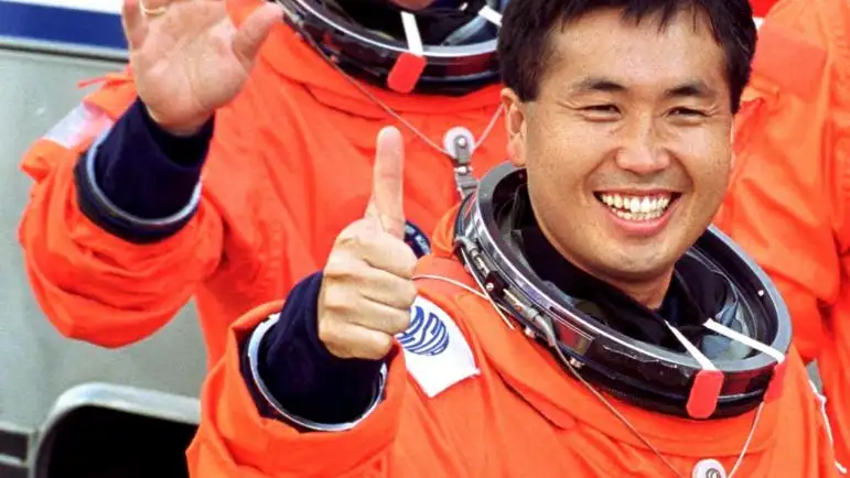Koichi Wakata, en primer término, en una misión espacial que realizó con el español Miguel López-Alegría, junto a él en esta imagen de 2000