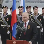 El presidente ruso, Vladimir Putin, pronuncia un discurso en la bahía del puerto crimeo de Sebastopol
