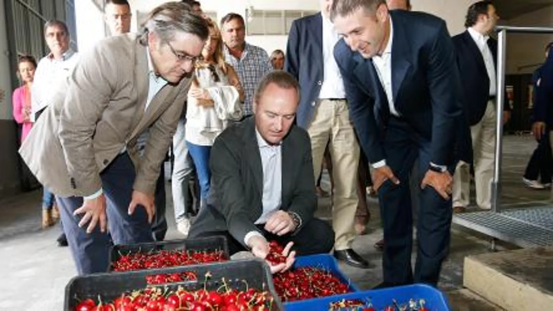 Fabra durante su visita a la Cooperativa de Planes.