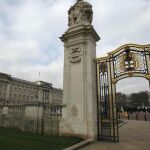 Una de las fachadas exteriores del Palacio de Buckingham