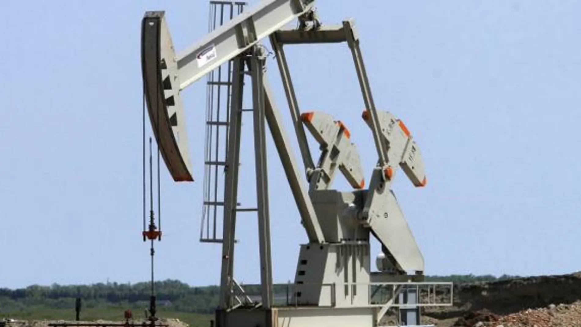 El precio del petróleo de la OPEP sube un 5 % hasta los 53,36 dólares/barril