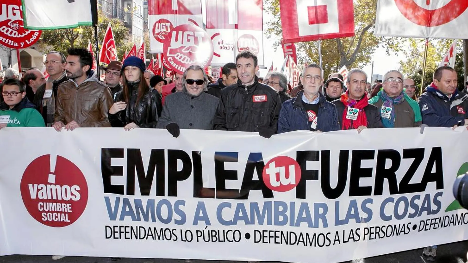 Los líderes sindicales, Ángel Hernández (CCOO), Agustín Prieto (UGT) y Marcelo García (FTSP-USO) encabezaron la protesta en Valladolid