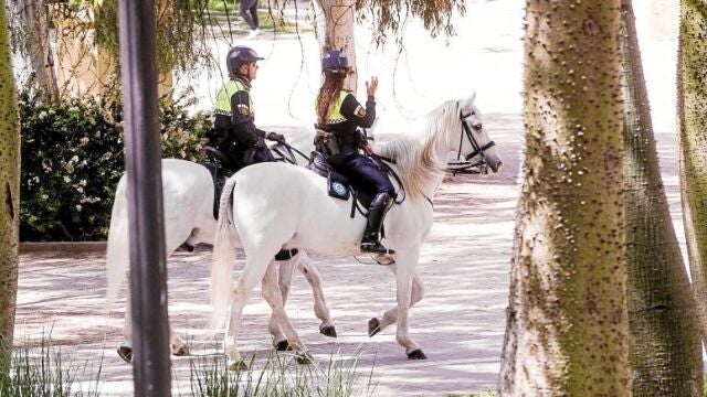 Policías y Bomberos piden la proporción de la extra de 2012