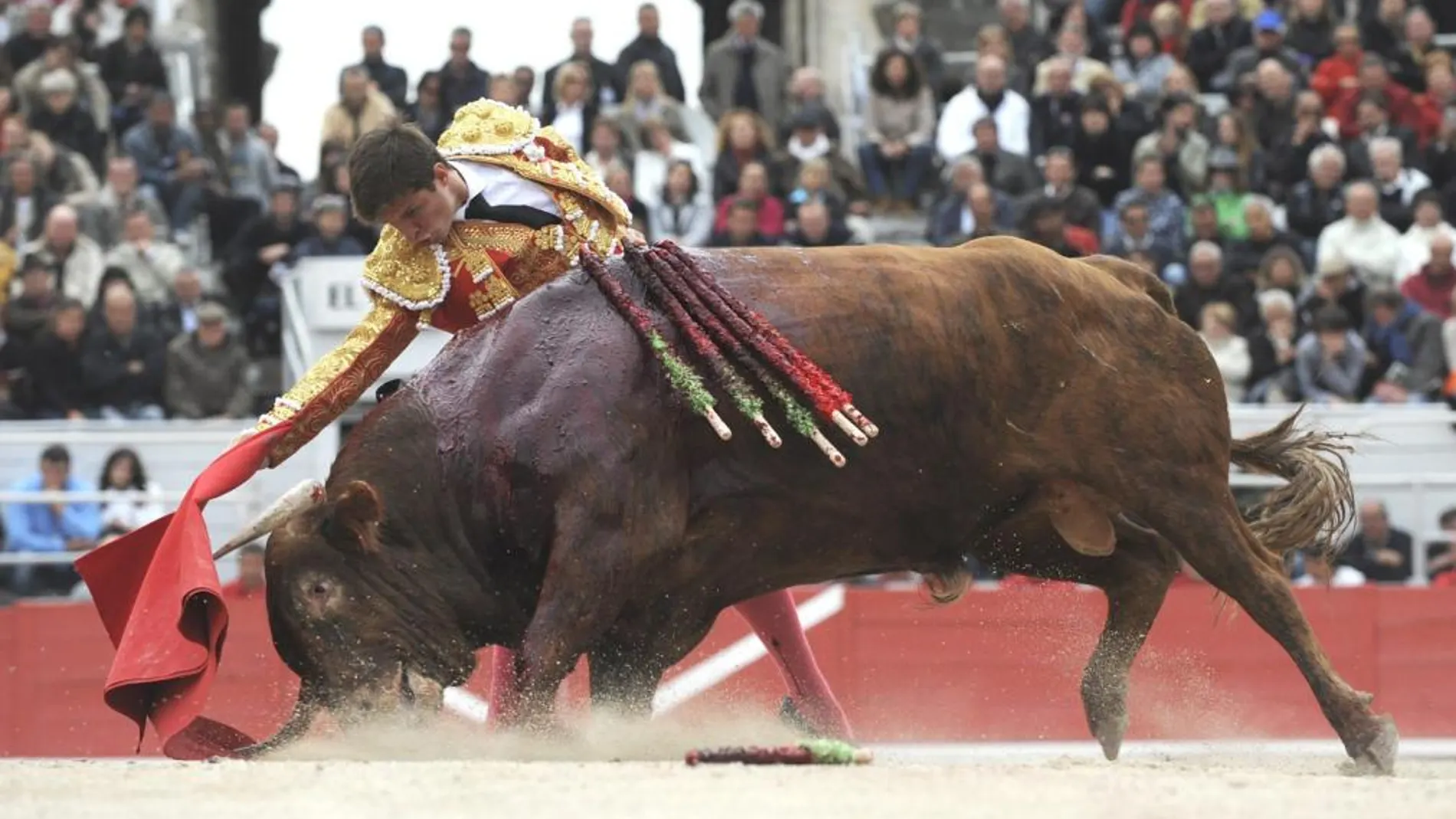Arlés presenta su Feria de Pascua 2013