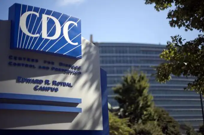 El reputado CDC de Atlanta se pronuncia sobre ciertos efectos secundarios de las vacunas contra la covid