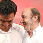 Rubalcaba junto a Sánchez, el pasado domingo en Ferraz