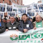 Julio López y Lorenzo Ramos, de Upa; Miguel Blanco y Aurelio Pérez, de Coag, encabezan la manifestación