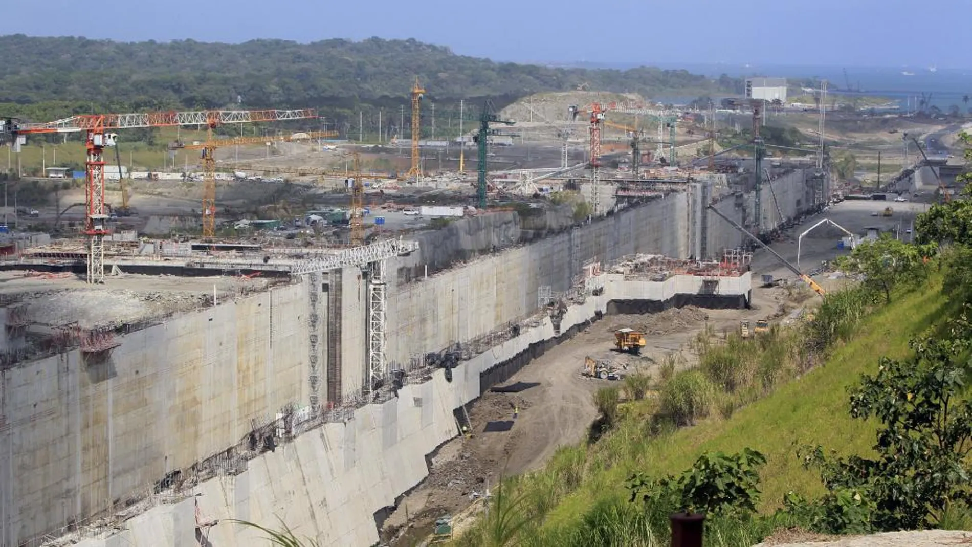 Vista general de los trabajos de ampliación del Canal de Panamá en la Costa Atlántica del canal, en la caribeña provincia de Colón.