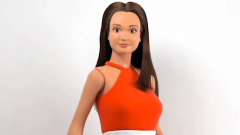 Lammily, la Barbie con acné, celulitis y estrías
