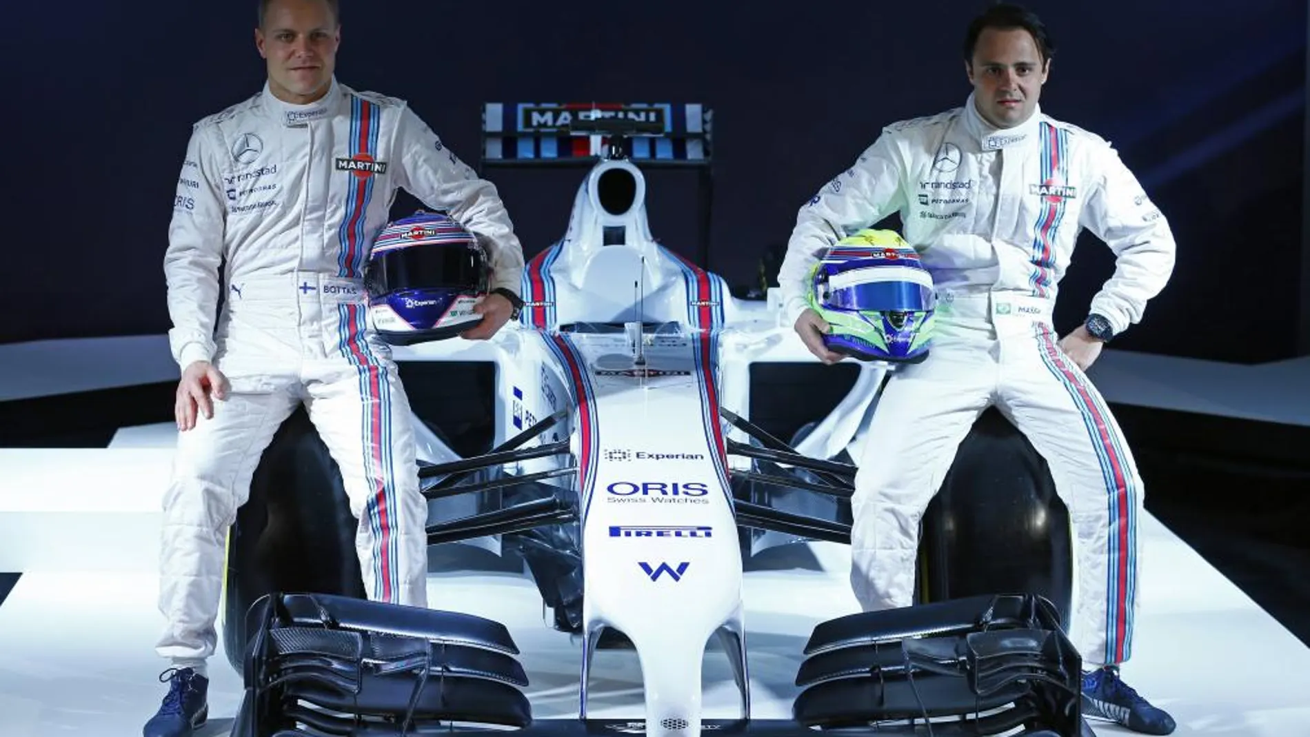 Bottas y Massa posando junto al nuevo Williams.