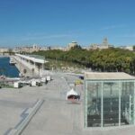 Imagen del entorno del puerto de Málaga. En el centro, el conocido como Cubo, cuya claraboya está hecha en acero y cristal.