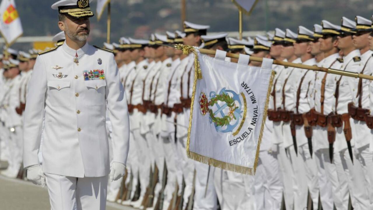 El Rey renueva su juramento en el XXV aniversario de su graduación en ...
