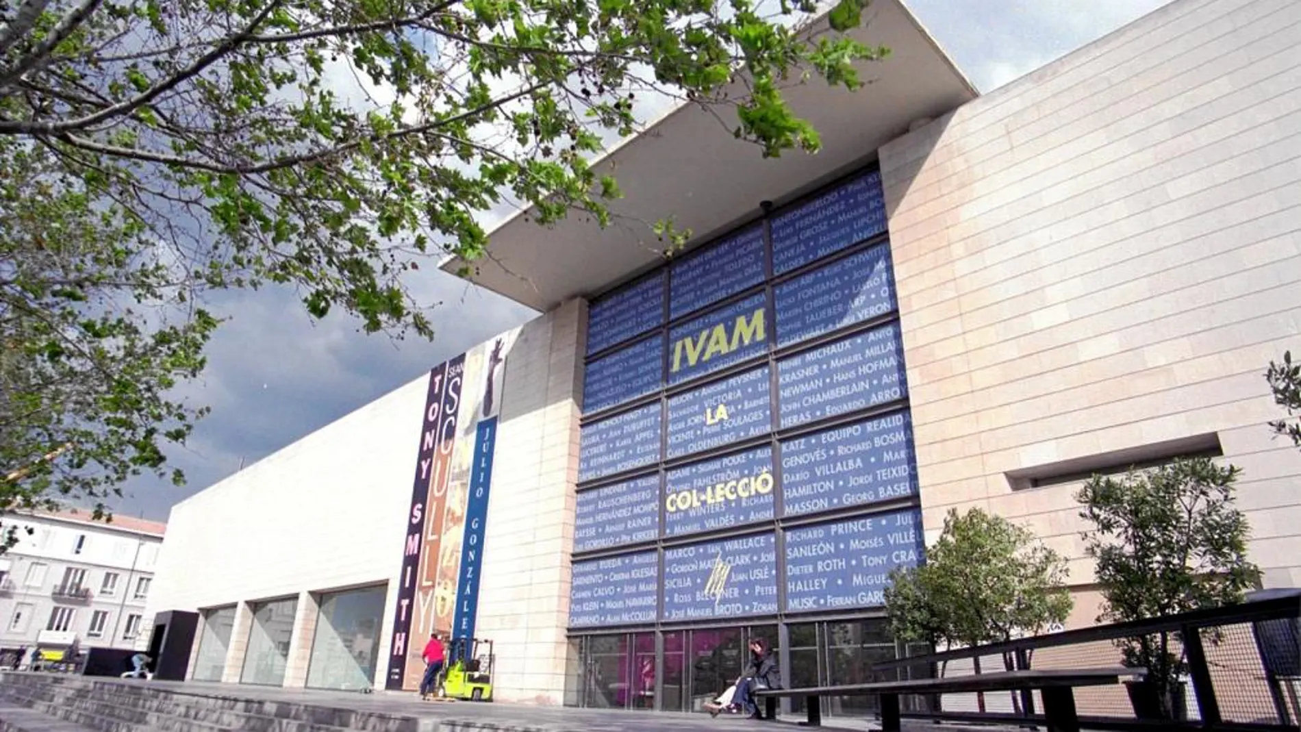 Pese a las dificultades económicas, el IVAM pretende seguir exportando sumarca y propone numerosas exposiciones para 2013