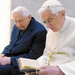 Benedicto XVI, en 2012, en una foto en el Vaticano