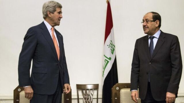 El secretario de Estado estadounidense, John Kerry, y el primer ministro iraquí, Nuri al Maliki, durante su encuentro en Bagdad