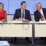 Mariano Rajoy (c), María Dolores de Cospedal, Javier Arenas (2d), Carlos Floriano (i) y Esteban González Pons (d), durante la reunión del Comité Ejecutivo del PP que se ha celebrado hoy en Madrid.