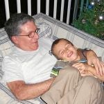 El preso político venezolano Rodolfo González, de 64 años, retratado con su nieto
