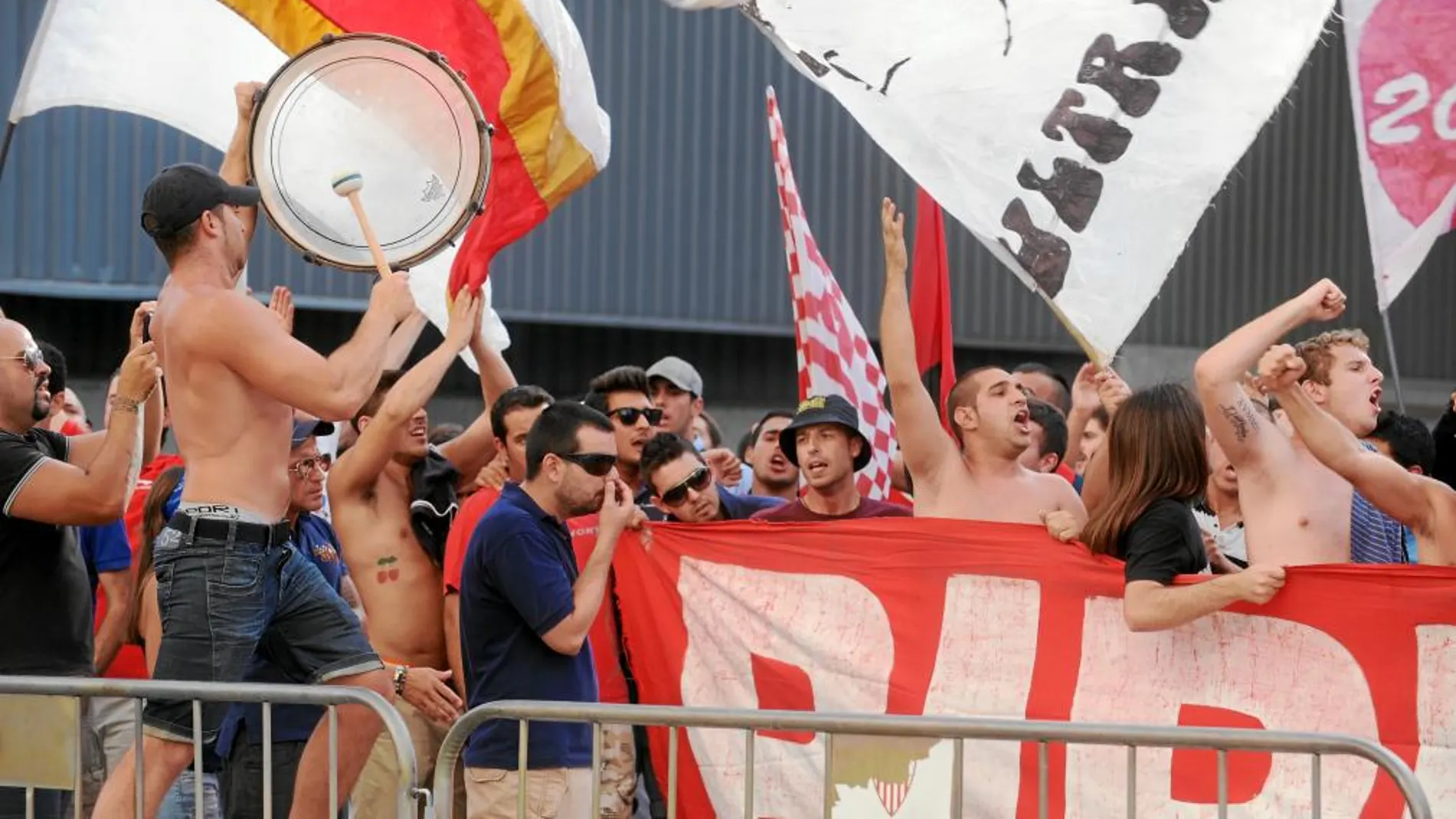 Los hinchas radicales del Sevilla pueden armarla hoy