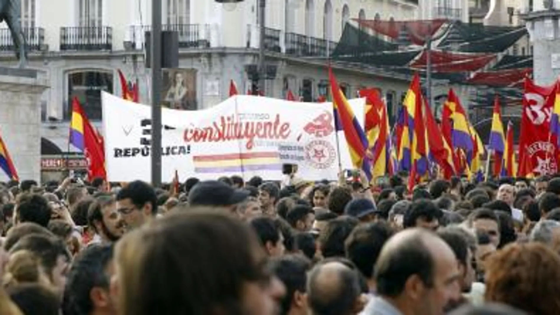 Imagen de la concentración a favor de la República en la Puerta del Sol de Madrid.