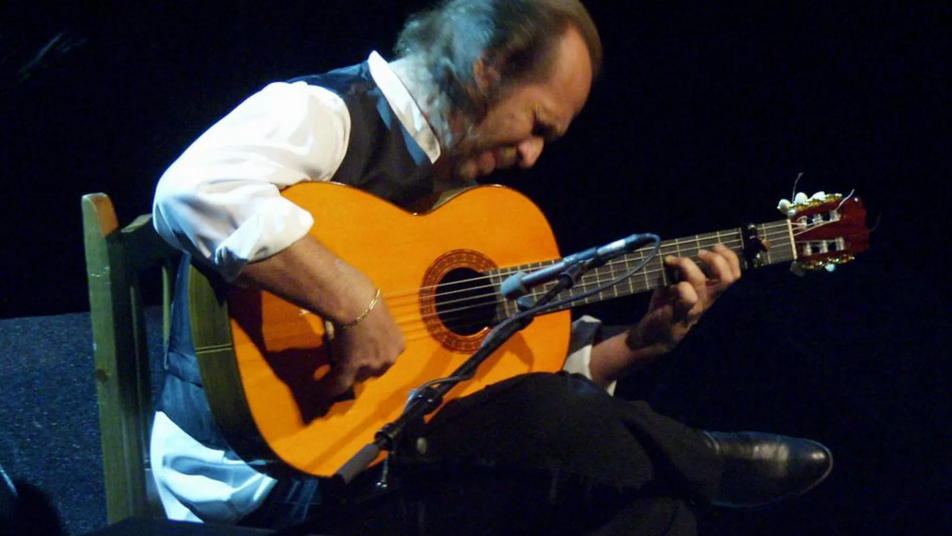 El mundo de la cultura llora la pérdida del guitarrista Paco de Lucía.
