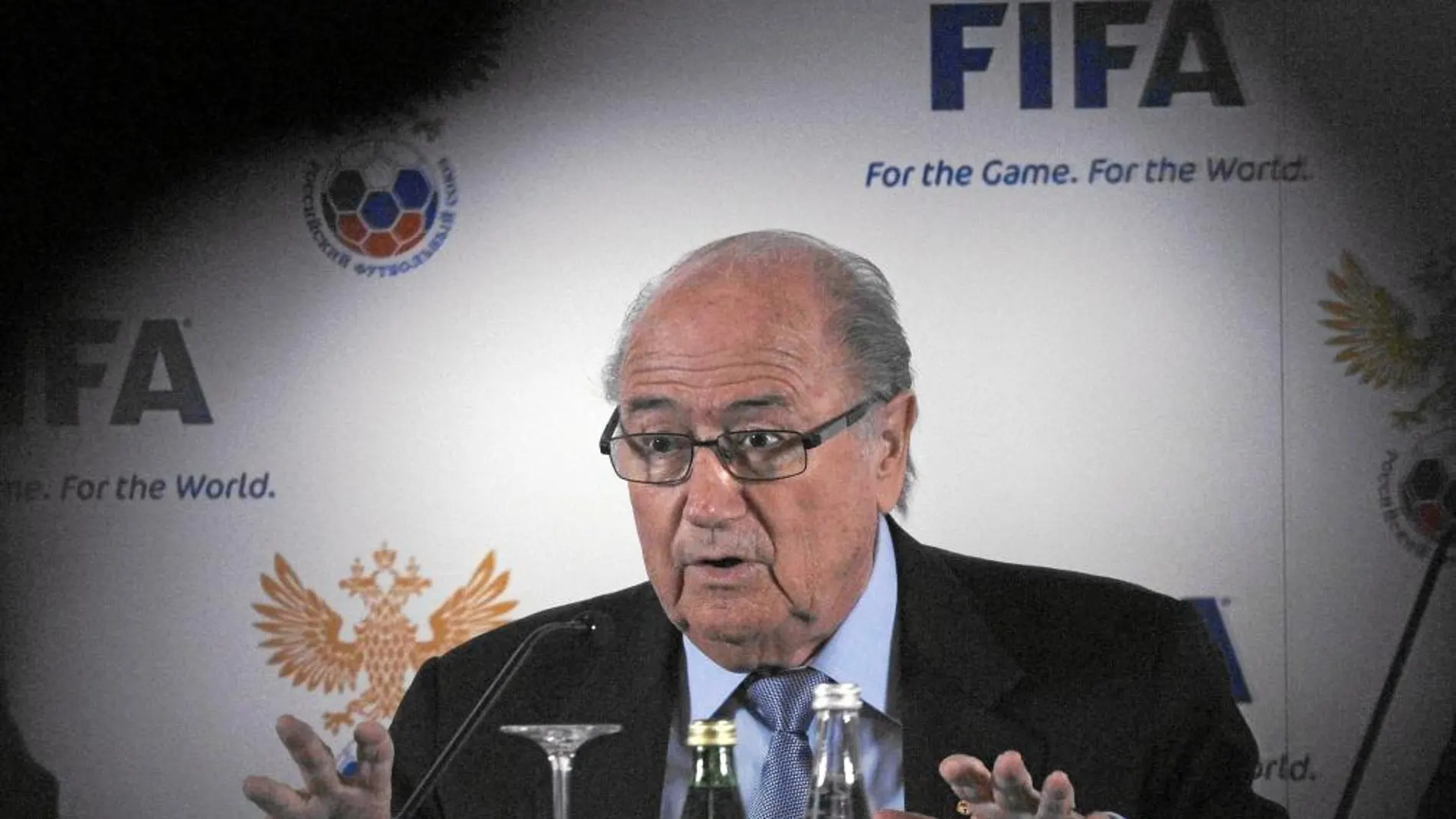 Blatter, presidente de la FIFA, en la picota