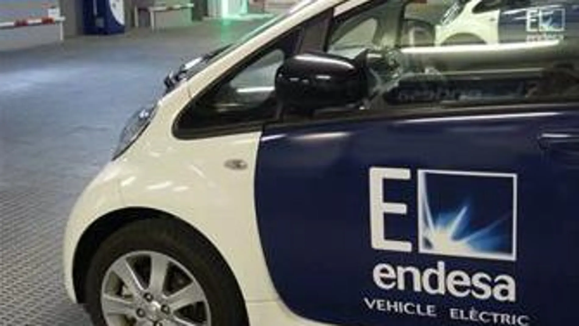 Endesa contribuye a reducir la contaminación con los vehículos eléctricos e híbridos de su flota