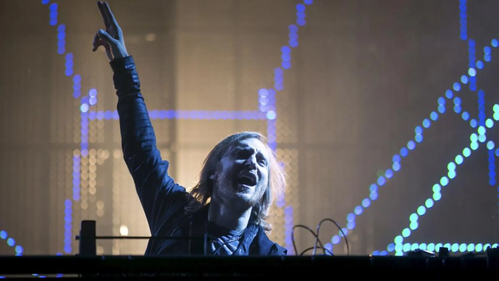 El "pinchadiscos" David Guetta en una de sus sesiones