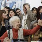 Estela de Carlotto, presidenta de las Abuelas de Plaza de Mayo, celebra la noticia
