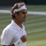 Roger Federer durante el partido contra Milos Raonic