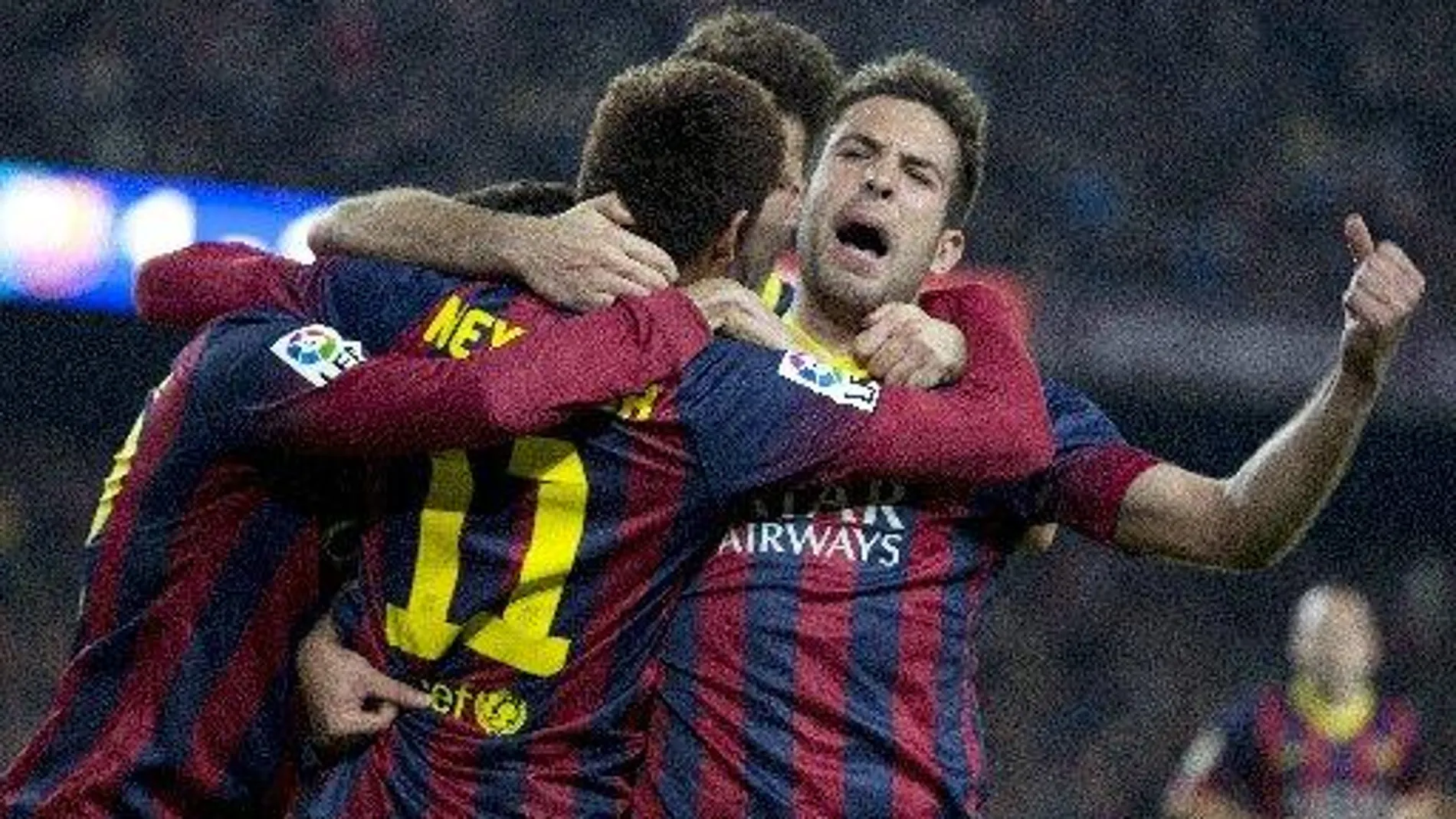 El delantero brasileño del FC Barcelona Neymar Jr. (i), celebra con sus compañeros Jordi Alba y Martín Montoya el gol