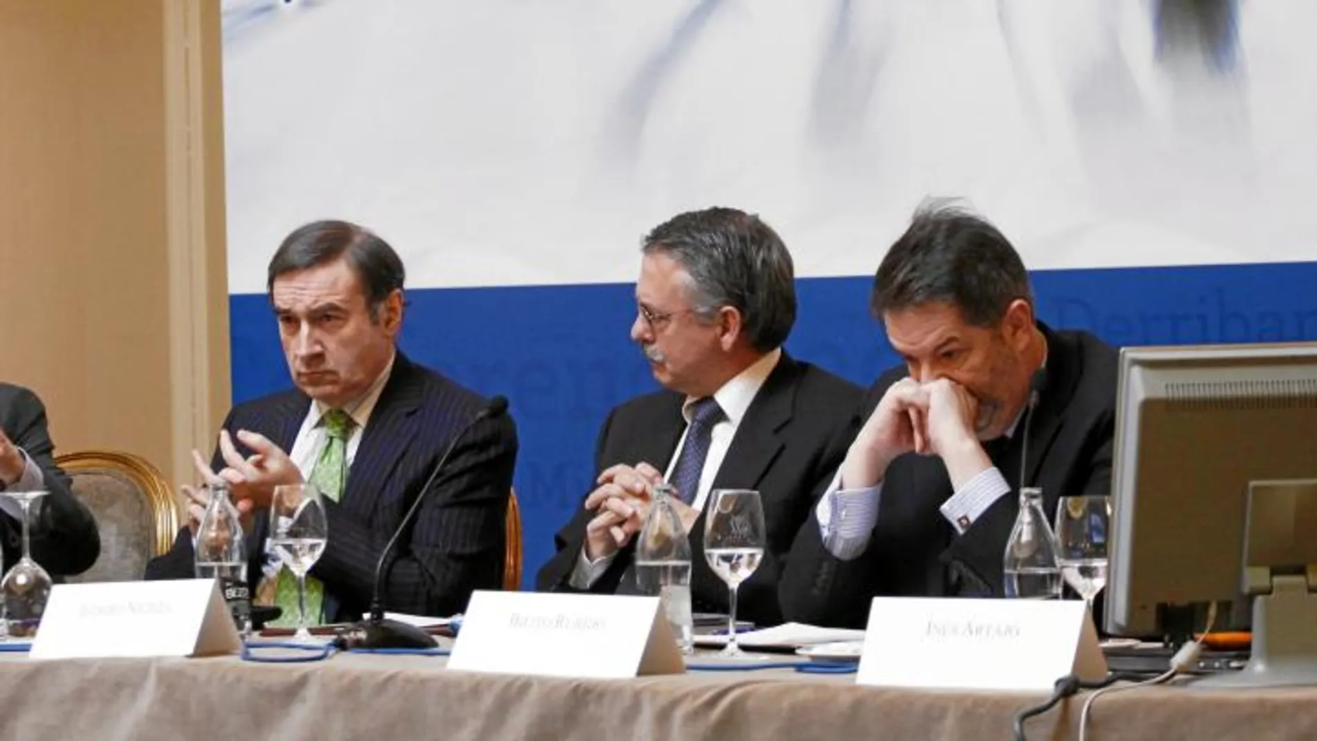 De izda. a dcha. Francisco Marhuenda, Pedro J. Ramírez, Isidoro Inieza, Bieito Rubido e Inés Artajo
