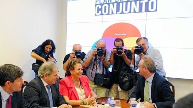 Fabra con el presidente de la Diputación, Alfonso Rus, y la alcaldesa de Valencia, Rita Barberá, en una reunión