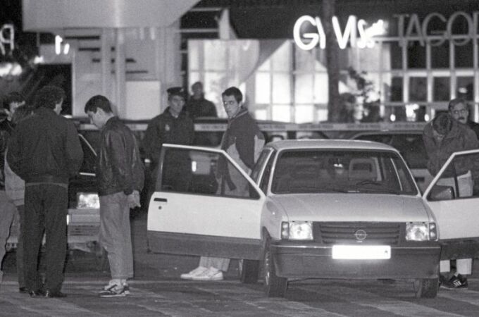 En enero de 1991, independentistas catalanes de los Boixos Nois acaban con la vida de un hincha del Espanyol. Uno de los asesinos es el dirigente de Òmnium Cultural David Ventura.