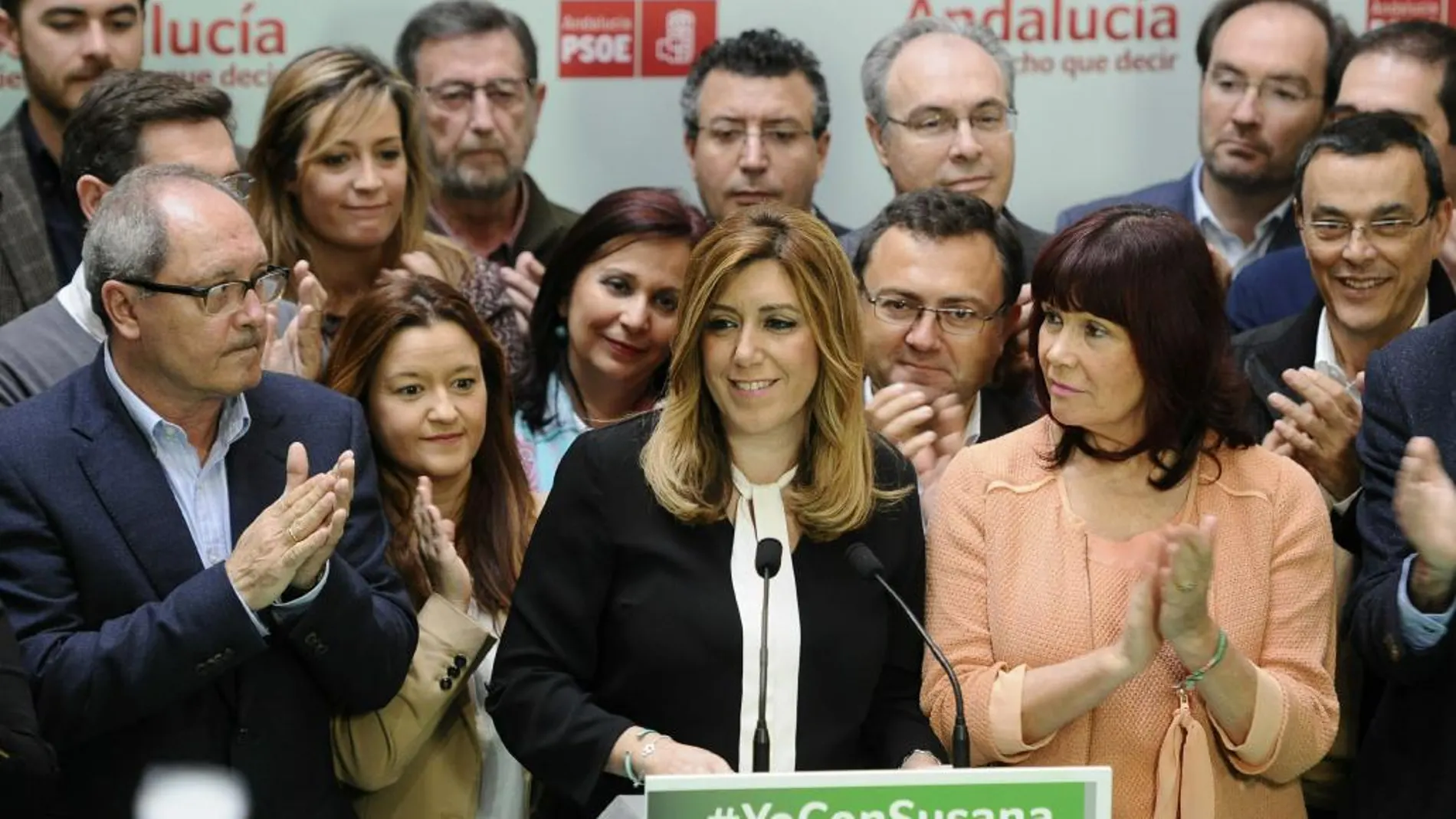 La presidenta de la Junta de Andalucía en funciones, Susana Díaz, junto a la presidenta del PSOE, Micaela Navarro