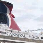 El crucero Carnival Magic, a su llegada al puerto de Galveston, en Texas, hoy 19 de octubre.