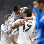 Los jugadores del Real Madrid celebran el gol marcado por Illarramendi