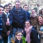 Los jóvenes invitados al cumpleaños recorrieron las céntricas calles de Valencia para desayunar con las personas sin hogar