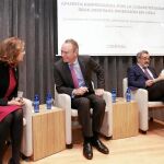 El presidente Alberto Fabra apostó ayer por adoptar medidas que contribuyan a generar estabilidad y reducir la vulnerabilidad de la economía valenciana.