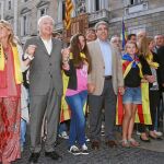 El simposio «España contra Cataluña» está organizado por la conselleria que dirige Francesc Homs, en el centro de la imagen durante la pasada celebración de la Diada