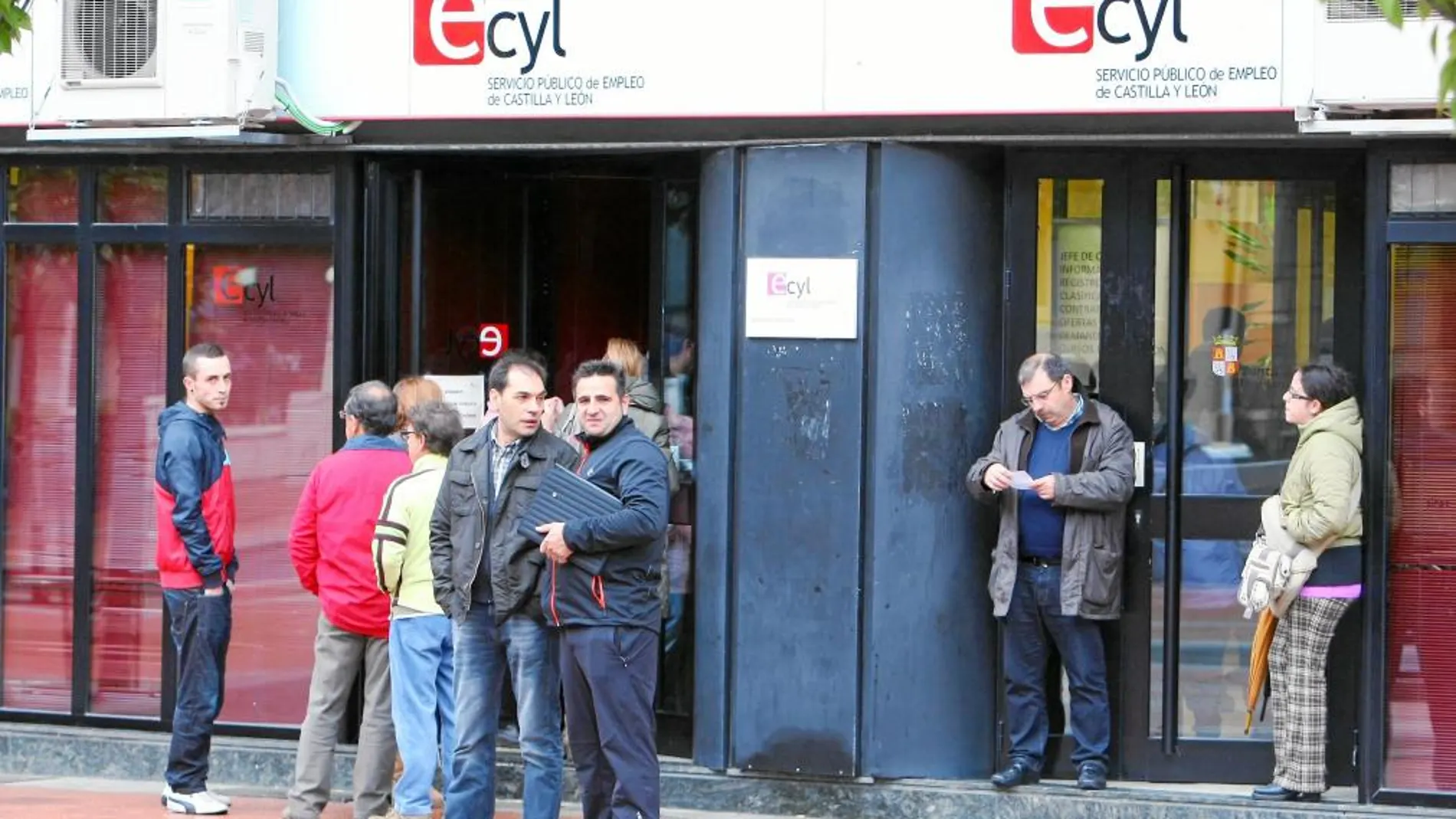 Cerca de 251.000 personas buscan trabajo en Castilla y León en estos momentos