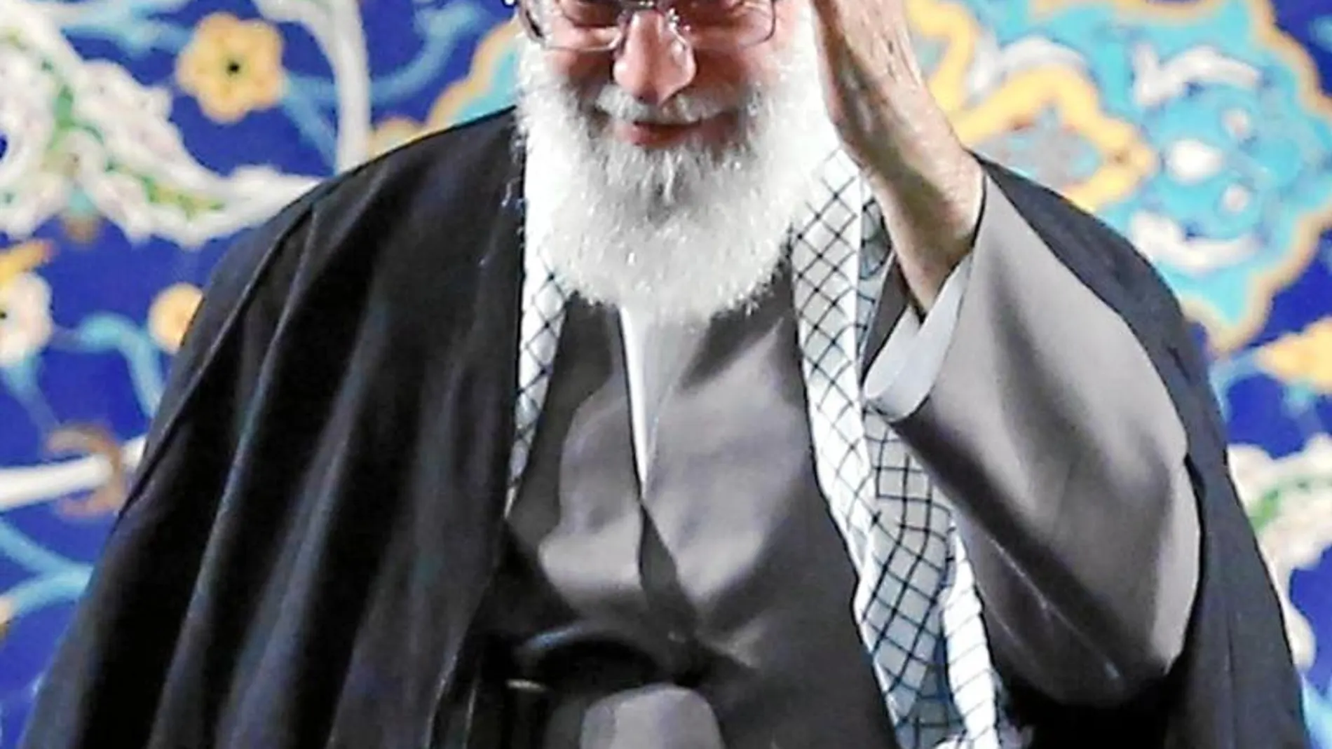 Jamenei se enroca y reivindica las «líneas rojas» del diálogo nuclear