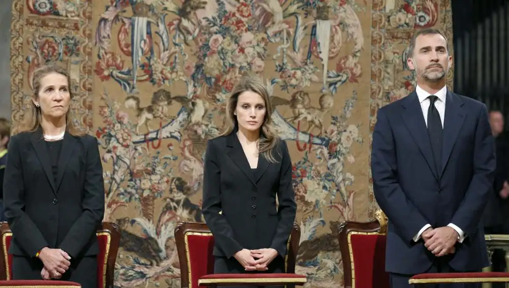 Los Reyes Felipe VI y Letizia con la infanta Elena