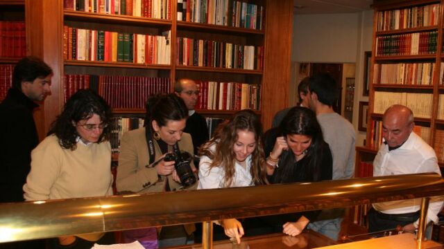 El Curso de Periodismo Taurino visita la biblioteca Briones