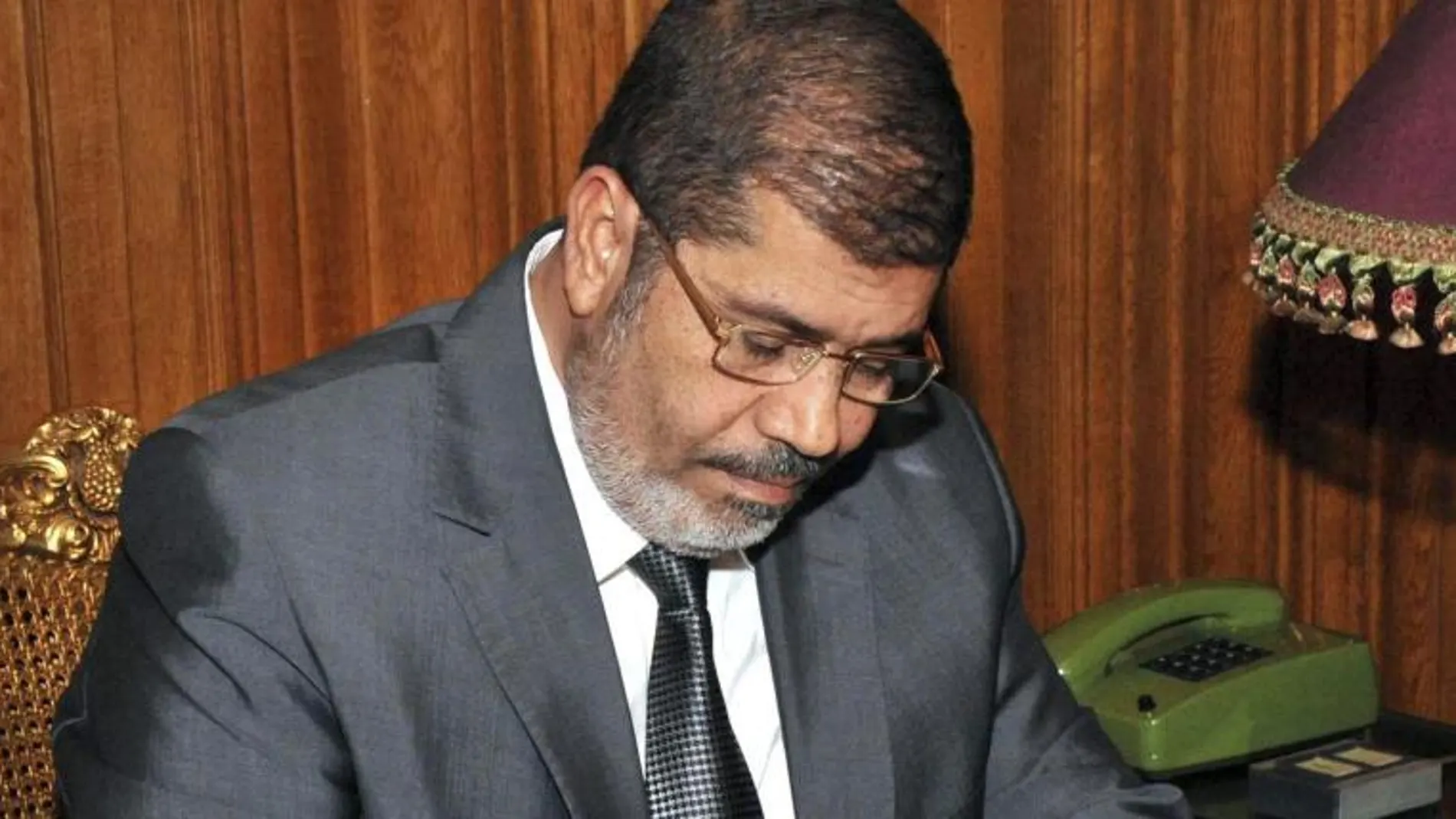 El expresidente Mursi será juzgado por espionaje el próximo 16 de febrero