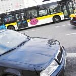 Barcelona cuenta actualmente con un parque más de 10.000 taxis para la ciudad, a los que hay que sumar otros 500 que trabajan en las ciudades del área metropolitana. La situación económica ha llevado a los taxistas a buscar medidas para hacer sostenible el servicio