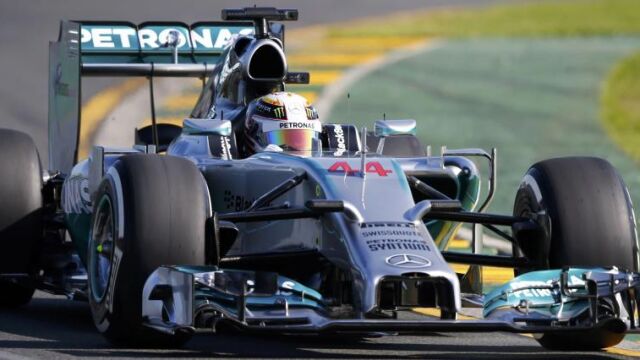 El piloto de Mercedes Lewis Hamilton durante la segunda sesión de entrenamientos de Australia