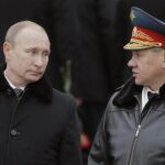 El presidente ruso, Vladimir Putin y el ministro de Defensa, Sergey Shoygu.