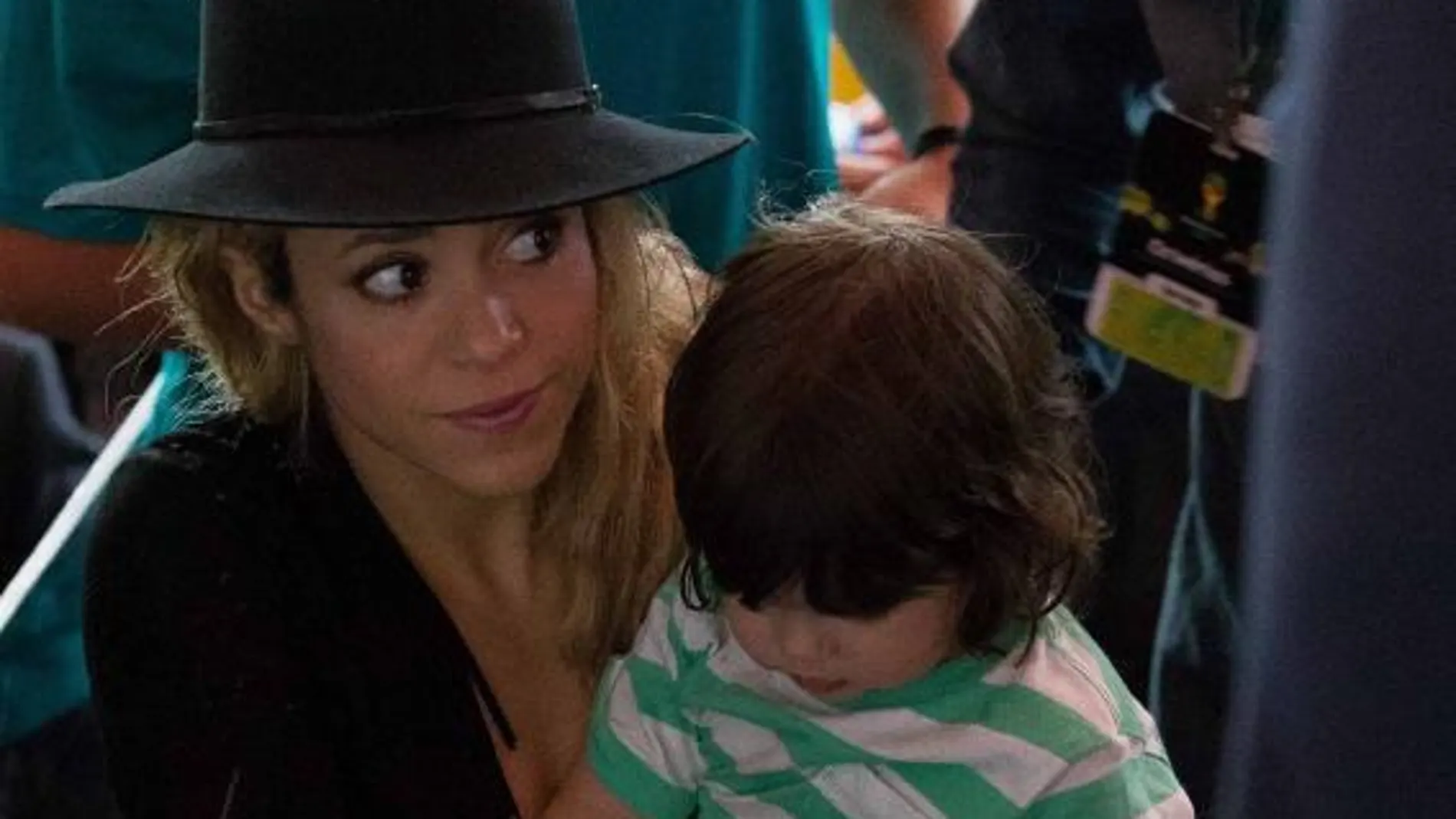 Shakira con el pequeño Milan