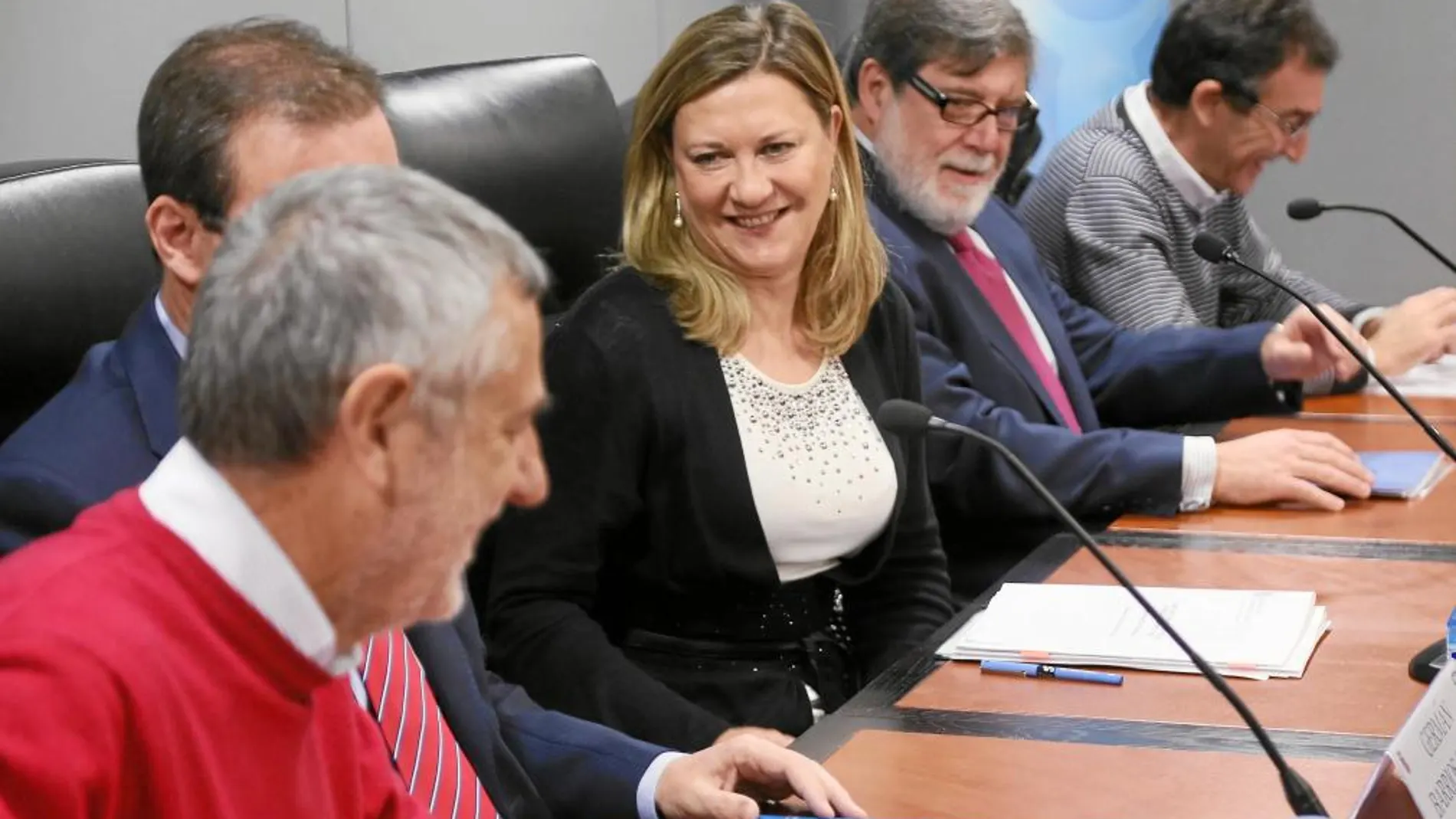 Pilar del Olmo junto a Agustín Prieto, Santiago Aparicio y Ángel Hernández