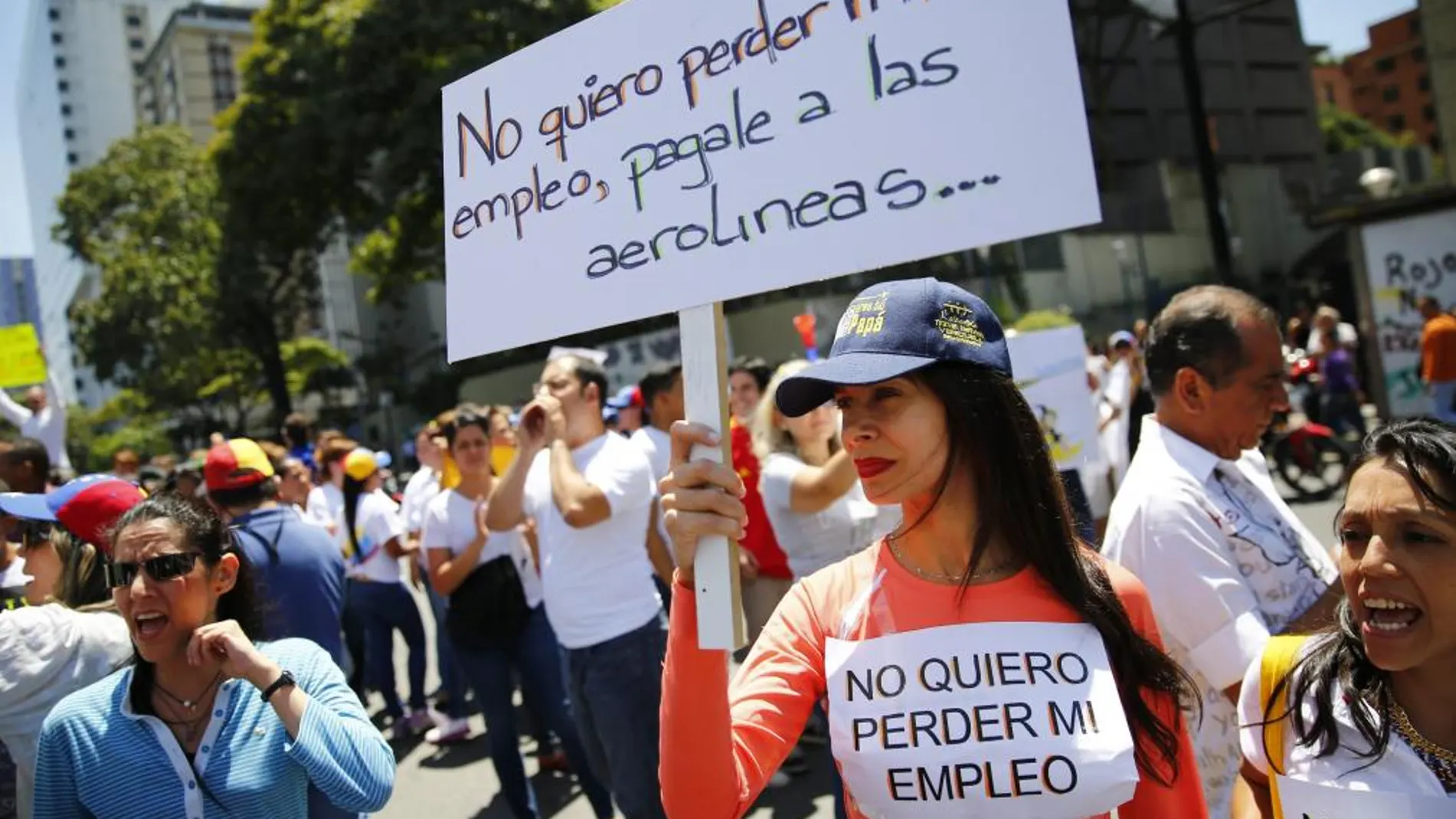 Operadores de agencias de turismo de Venezuela protestan en Caracas por el impago del Gobierno a las aerolíneas